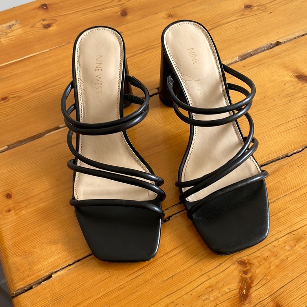 Nine West Black Heels, women’s size 8, in good condition - worn once